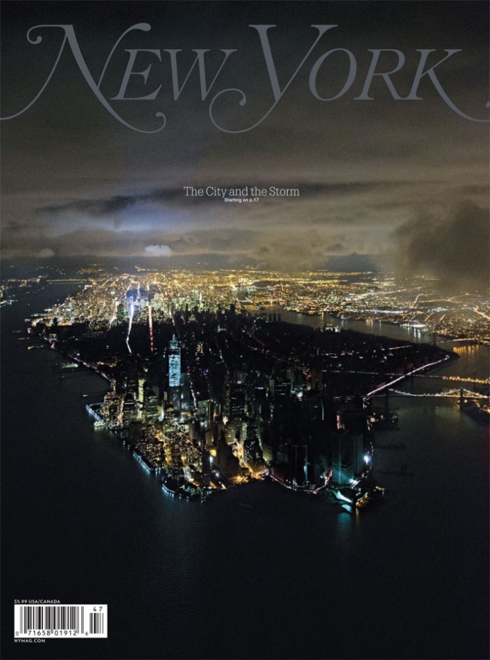 Обложка журнала с фотографией обесточенного ураганом Манхеттена.